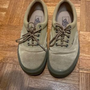Vans suede brown sneakers men’s size 7, women’s size 8.5